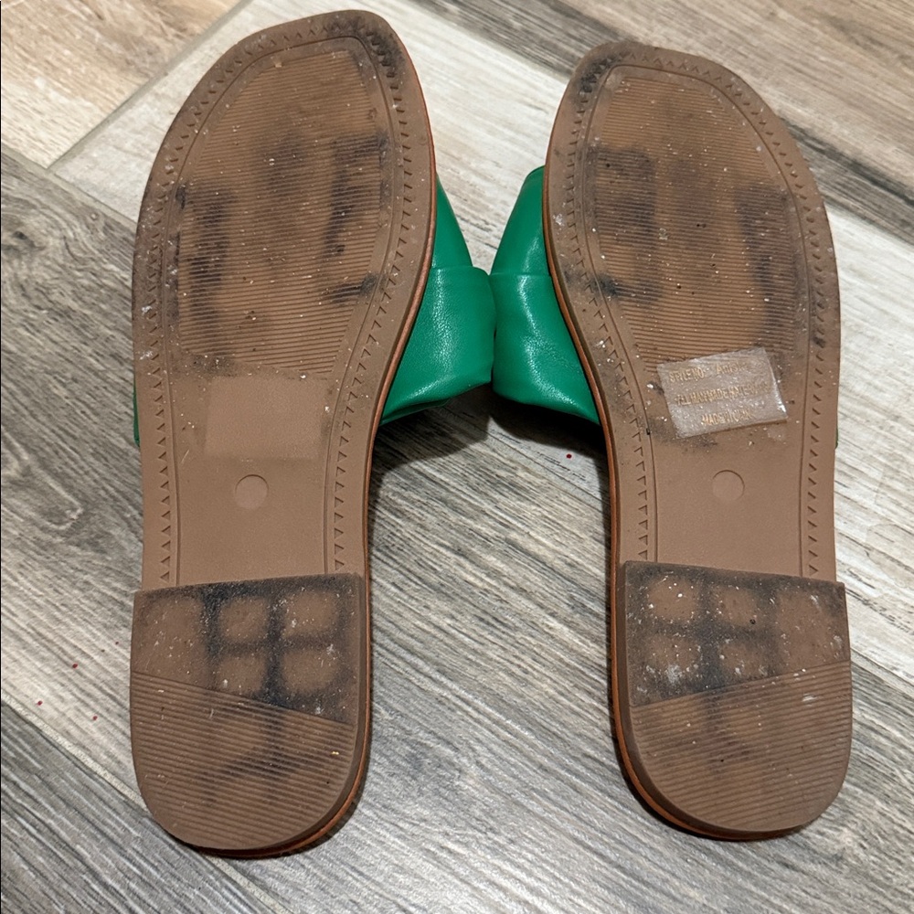 Chic Green Knot Sandals - Picture 2 of 2